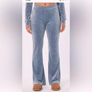 HOLLISTER ULTRA HIGH-RISE VELOUR FLARE PANTS